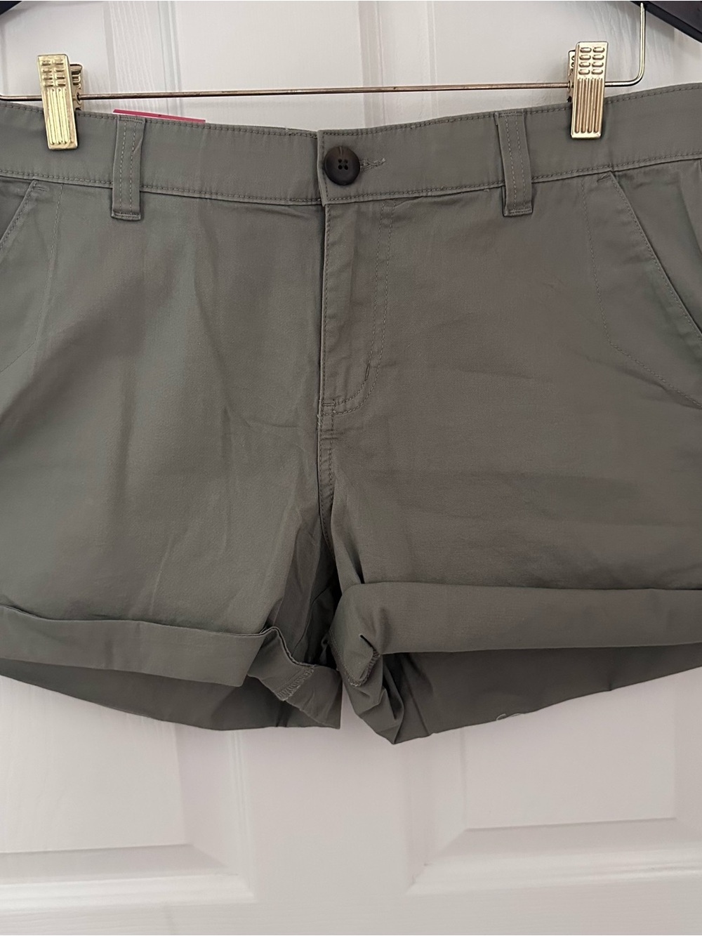 Boston Traders Women's Size 8 Green Rolled Cuff Shorts Stretch Cotton NWT